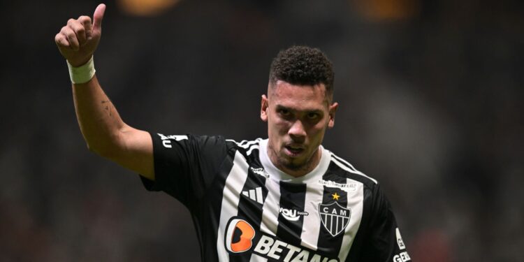 Paulinho revela motivo de ter deixado o Vasco