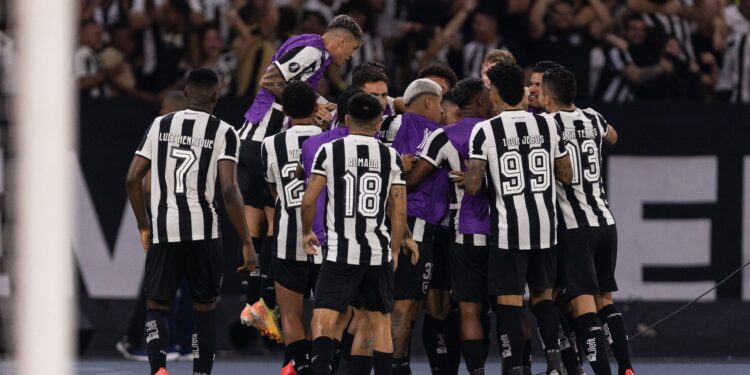 Comemoração de gol no primeiro confronto Peñarol x Botafogo