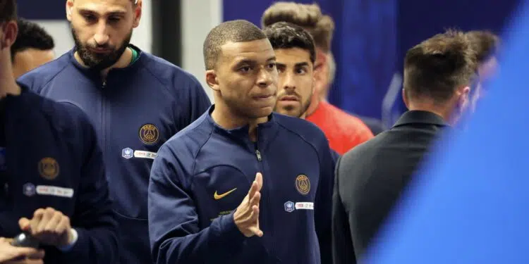 PSG é condenado a pagar dívida com Mbappé