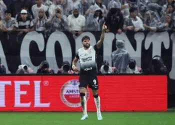 Yuri Alberto comemora gol em Racing x Corinthians