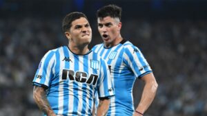 Juan Quintero comemorando um dos gols do Racing contra o Corinthians