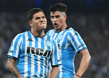 Juan Quintero comemorando um dos gols do Racing contra o Corinthians
