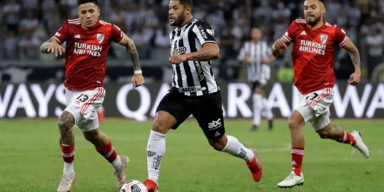 Hulk em ação no último Atlético-MG x River Plate, válido pela Libertadores de 2021