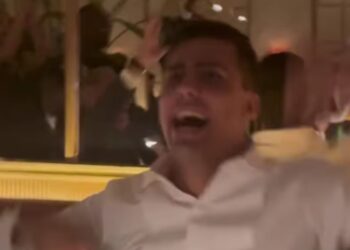 Rodri comemora Bola de Ouro em Paris