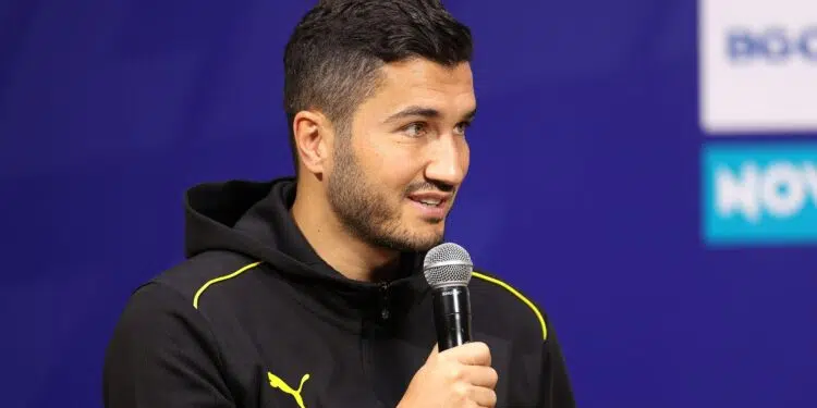 Nuri Sahin, técnico do Borussia Dortmund, em entrevista coletiva