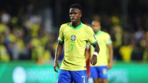 Vini Jr é substituído por ex-Flamengo na Seleção Brasileira