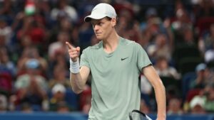 Sinner vence Medvedev pelo Six Kings Slam