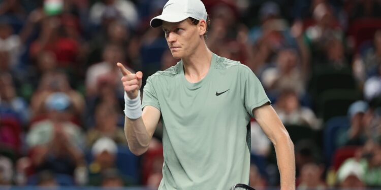 Sinner vence Medvedev pelo Six Kings Slam