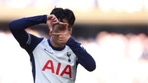 Son comemora gol marcado pelo Tottenham