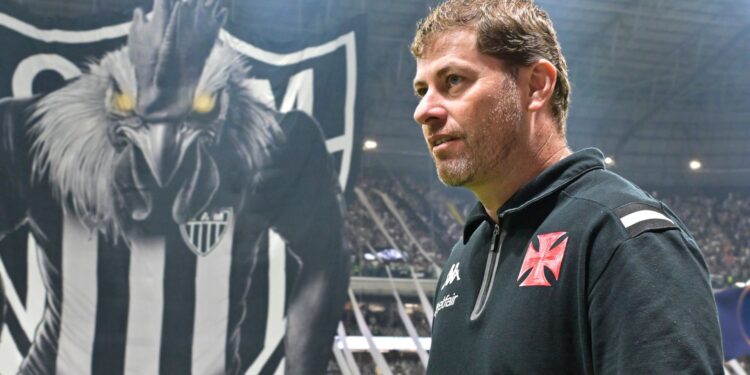 Rafael Paiva, técnico do Vasco, fala sobre a derrota sofrida para o Atlético-MG
