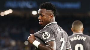 Vinicius Júnior comemorando o gol da vitória do Real Madrid