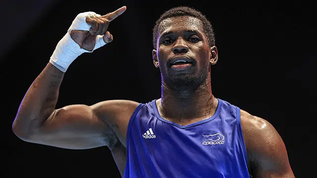 Wanderley “Holyfield” Pereira assinou contrato de três lutas profissionais - Divulgação