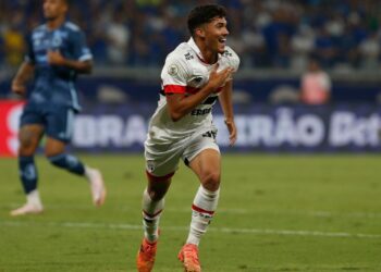 William Gomes comemorando gol marcado contra o Cruzeiro