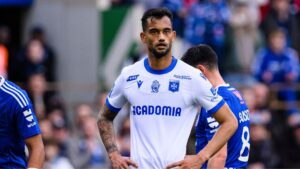 Zagueiro brasileiro pede anulação de jogo contra Lyon