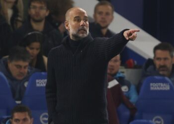Pep Guardiola, técnico do Manchester City, durante partida contra o Brighton, válida pela Premier League