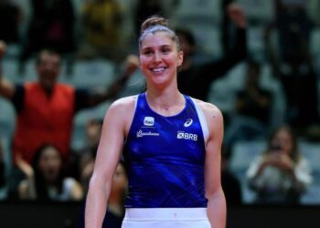 Bia Haddad Maia após vencer Solana Sierra, em partida válida pelos playoffs da Billie Jean King Cup