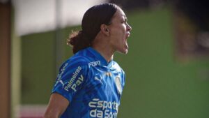 Kate Tapia, goleira do Palmeiras, durante partida contra o Corinthians