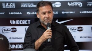 Augusto Melo, presidente do Corinthians, durante coletiva de imprensa