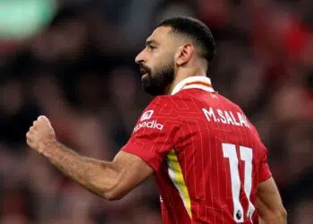 Mohamed Salah, do Liverpool, comemora o gol marcado contra o Brighton, em partida válida pela Premier League