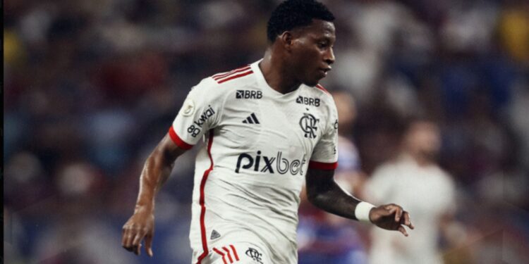 Gonzalo Plata, do Flamengo, durante partida contra o Fortaleza