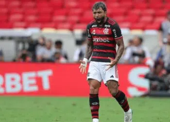 Gabigol, do Flamengo, comemora seu primeiro gol marcado na final da Copa do Brasil, contra o Atlético-MG