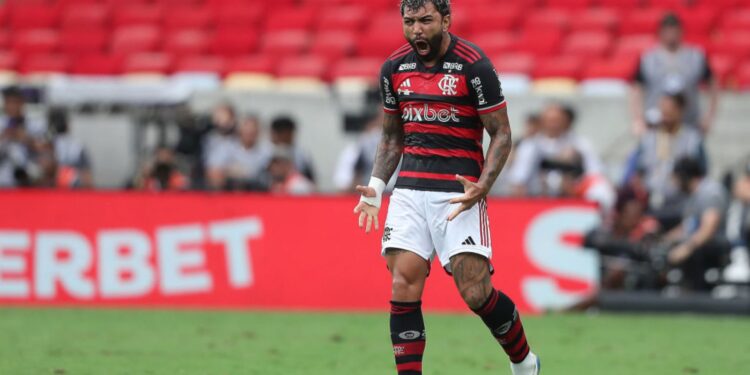 Gabigol, do Flamengo, comemora seu primeiro gol marcado na final da Copa do Brasil, contra o Atlético-MG