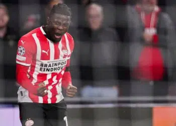 Johan Bakayoko, do PSV, comemora o gol marcado contra o Girona, em partida válida pela Champions League