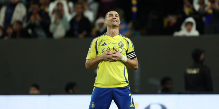 Cristiano Ronaldo, do AL-Nassr, comemora seu segundo gol marcado contra o Damac
