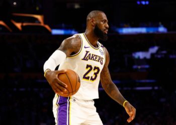 LeBron James, do Los Angeles Lakers, durante partida contra o Toronto Raptors