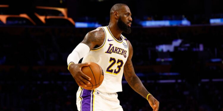 LeBron James, do Los Angeles Lakers, durante partida contra o Toronto Raptors