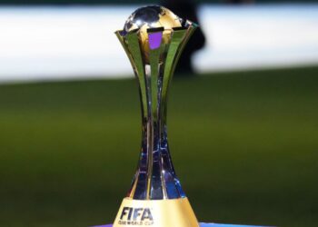 Foto da taça do Mundial de Clubes antes da partida entre Fluminense e Manchester City