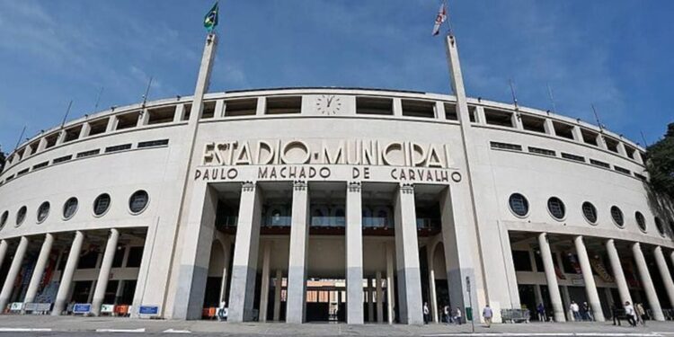 Foto da fachada do estádio Pacaembu, em São Paulo
