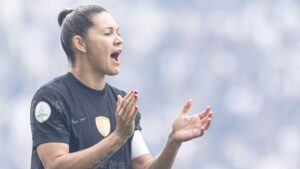 Corinthians vence Palmeiras no primeiro jogo da final do Paulistão Feminino