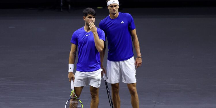 Carlos Alcaraz e Alexander Zverev juntos na Laver Cup