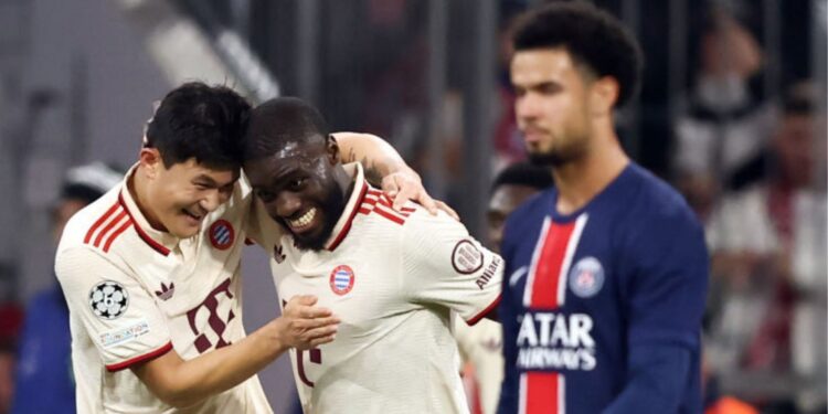 Kim Min-Jae comemorando gol do Bayern marcado contra o PSG
