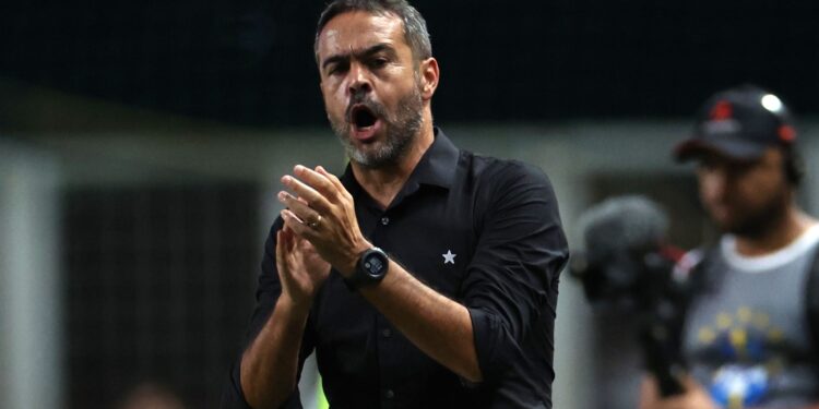 Artur Jorge, técnico do Botafogo