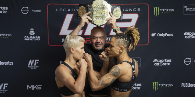 Natasha Kuziutina
 e Yasmin Guimarães duelam por cinturão interino dos palhas - Foto: LFA Brasil