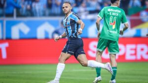 Braithwaite foi o autor do primeiro gol de Grêmio x Juventude