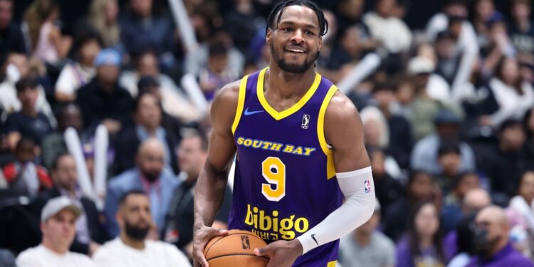 Bronny James estreia na G League