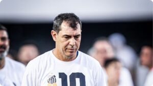 Carille responde vaias no Santos
