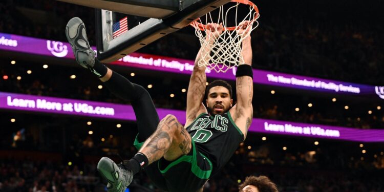 Jayson Tatum em ação, em Celtis x Nets