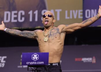 Charles do Bronx em evento pré-luta no UFC