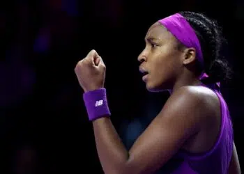 Coco Gauff vira sobre Zheng no WTA Finals