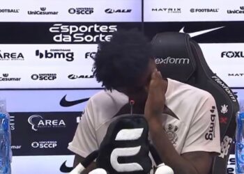 Hugo Souza, goleiro do Corinthians.