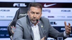 Augusto Melo, presidente do Corinthians, em coletiva de imprensa.