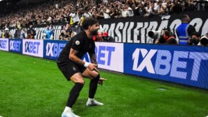 Corinthians vence Vitória no Brasileirão