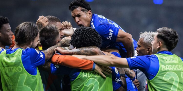 Cruzeiro vence Criciúma no Brasileirão