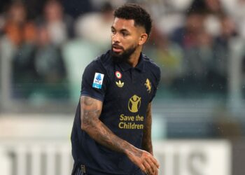 Douglas Luiz em ação pela Juventus, em partida do Campeonato Italiano