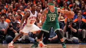 Delonte West, defendendo o Boston Celtics, em partida contra o New York Knicks