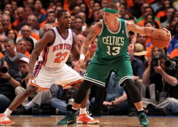 Delonte West, defendendo o Boston Celtics, em partida contra o New York Knicks